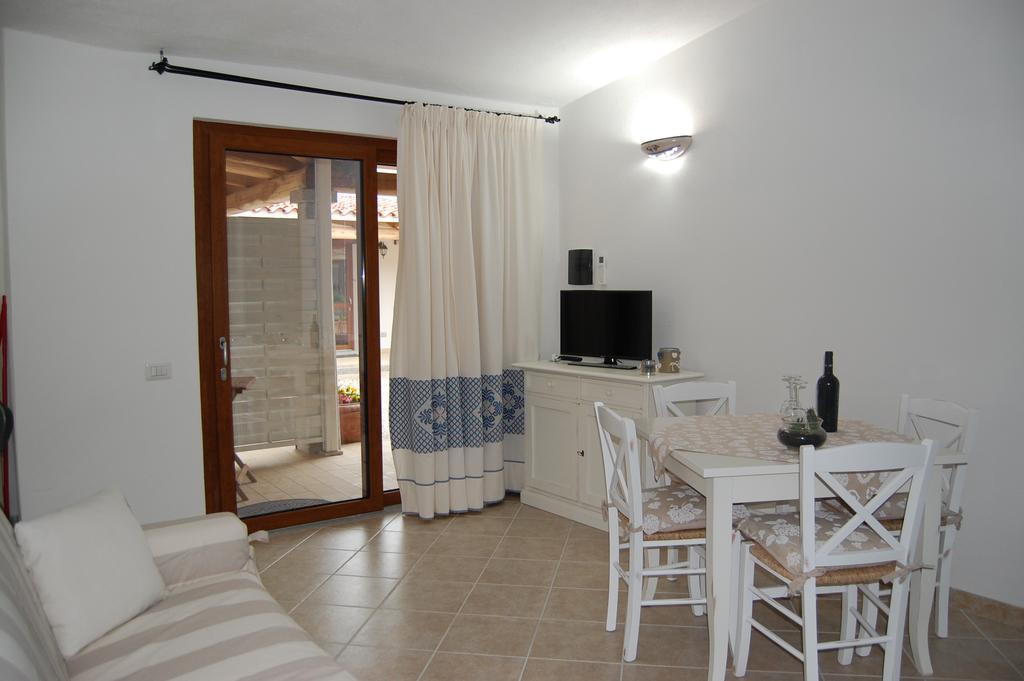Case Vacanze Nioleo - Apartments And Pool Siniscola Extérieur photo