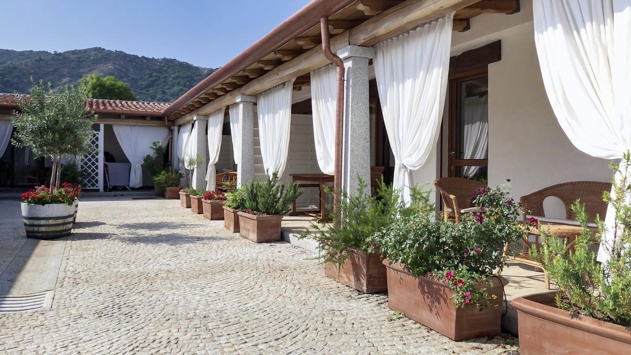 Case Vacanze Nioleo - Apartments And Pool Siniscola Extérieur photo