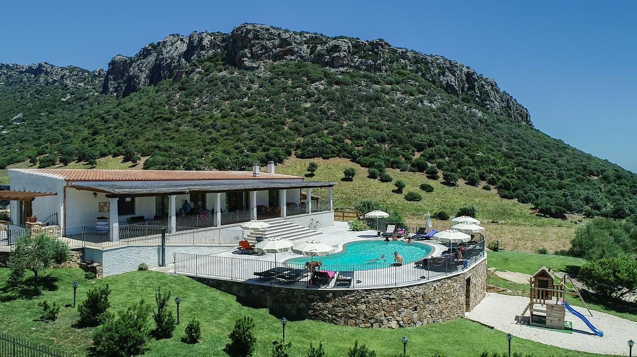 Case Vacanze Nioleo - Apartments And Pool Siniscola Extérieur photo