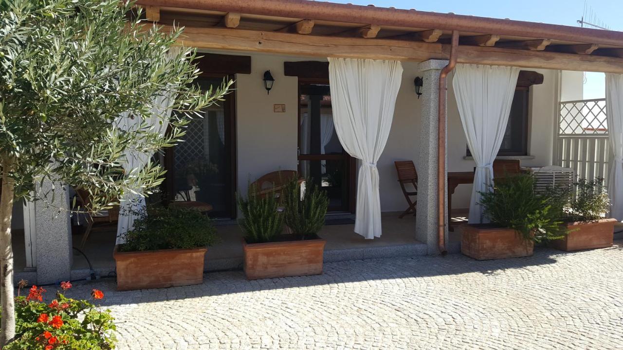 Case Vacanze Nioleo - Apartments And Pool Siniscola Extérieur photo