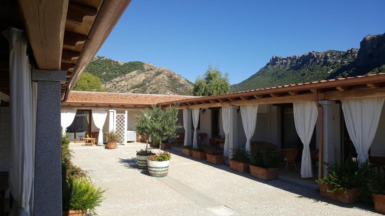 Case Vacanze Nioleo - Apartments And Pool Siniscola Extérieur photo